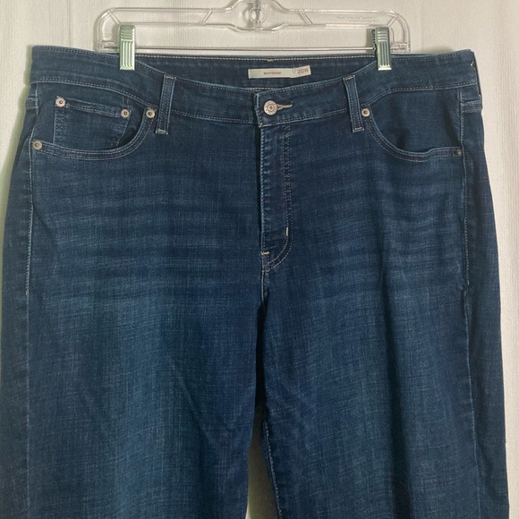 Like new- Levi's boyfriend fit jeans size 20w - Picture 4 of 6